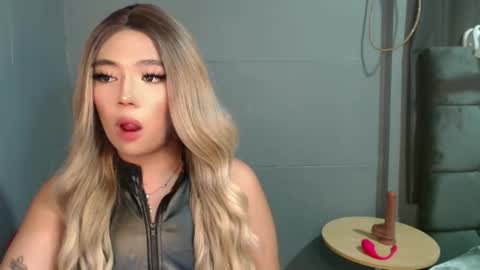 Snapshot of trexie_fucks15 chatting on October 27, 9:19 pm trexie_fucks15 online show from October 27, 9:19 pm