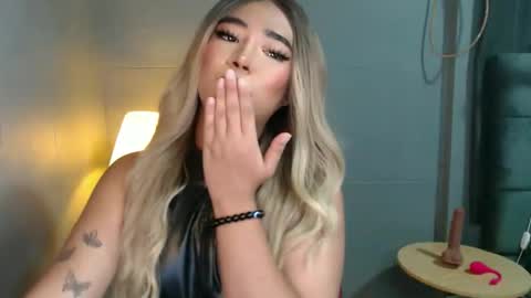 Snapshot of trexie_fucks15 chatting on November 4, 3:38 am trexie_fucks15 online show from November 4, 3:38 am