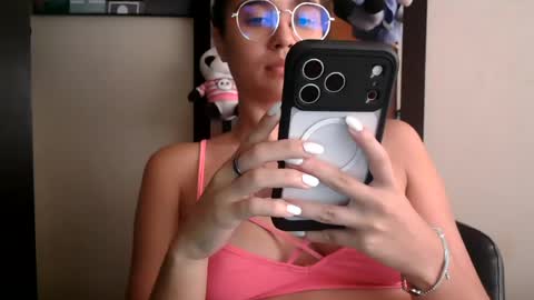 Snapshot of triana_bell chatting on July 8, 5:50 pm triana_bell online show from July 8, 5:50 pm