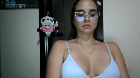 Snapshot of triana_bell chatting on July 11, 12:46 am triana_bell online show from July 11, 12:46 am