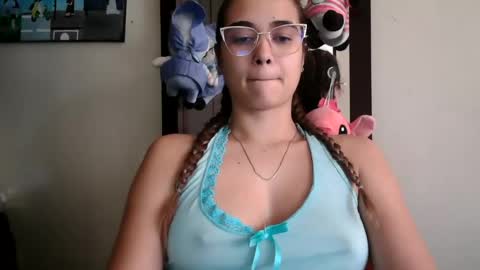 Snapshot of triana_bell chatting on July 28, 5:12 pm triana_bell online show from July 28, 5:12 pm