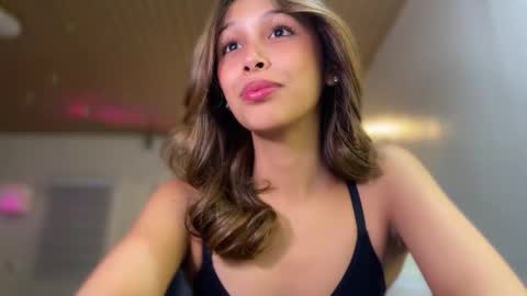 Snapshot of triana_ortega chatting on December 4, 1:53 pm Triana online show from December 4, 1:53 pm