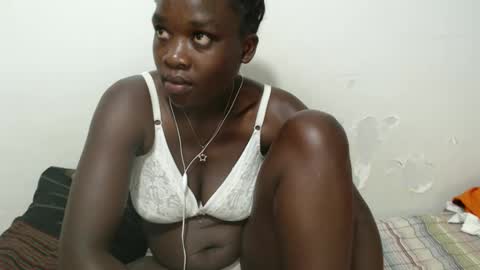 Snapshot of triceeyy chatting on November 9, 7:01 pm Tracy online show from November 9, 7:01 pm