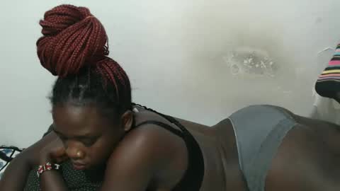 Snapshot of triceeyy chatting on November 12, 8:26 am Tracy online show from November 12, 8:26 am