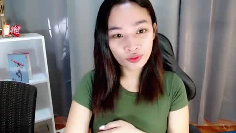 Snapshot of tricia_slut chatting on May 3, 6:19 am tricia_slut online show from May 3, 6:19 am