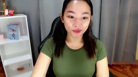 Snapshot of tricia_slut chatting on May 4, 5:36 am tricia_slut online show from May 4, 5:36 am