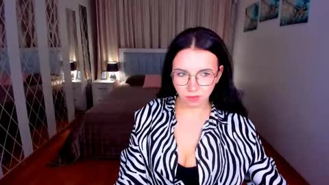 Snapshot of triciadaisy chatting on May 11, 3:18 pm TriciaDaisy online show from May 11, 3:18 pm