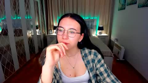 Snapshot of triciadaisy chatting on May 15, 3:30 pm TriciaDaisy online show from May 15, 3:30 pm