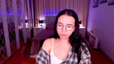Snapshot of triciadaisy chatting on May 16, 3:36 am TriciaDaisy online show from May 16, 3:36 am