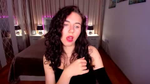 Snapshot of triciadaisy chatting on July 31, 2:49 pm TriciaDaisy online show from July 31, 2:49 pm