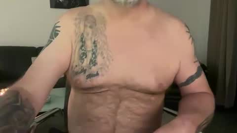 Snapshot of trickyrich69 chatting on January 17, 12:59 am trickyrich69 online show from January 17, 12:59 am