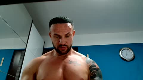 Snapshot of tridentmuscles chatting on January 23, 10:33 pm tridentmuscles online show from January 23, 10:33 pm