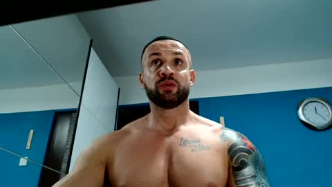 Snapshot of tridentmuscles chatting on February 3, 10:21 pm tridentmuscles online show from February 3, 10:21 pm