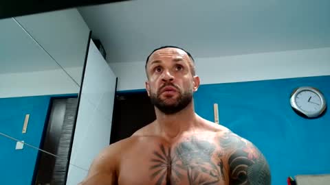 Snapshot of tridentmuscles chatting on October 20, 10:21 pm tridentmuscles online show from October 20, 10:21 pm