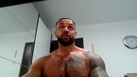 Snapshot of tridentmuscles chatting on November 2, 10:39 am tridentmuscles online show from November 2, 10:39 am