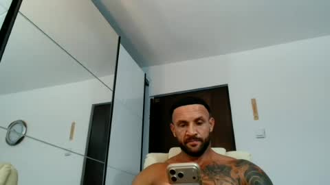 Snapshot of tridentmuscles chatting on June 26, 10:47 pm tridentmuscles online show from June 26, 10:47 pm