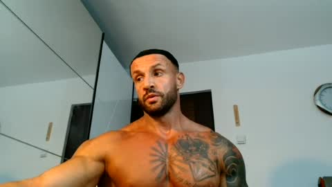Snapshot of tridentmuscles chatting on July 2, 10:38 pm tridentmuscles online show from July 2, 10:38 pm