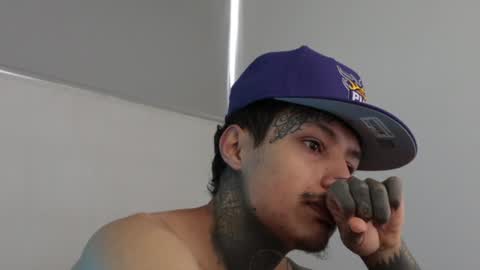 - trieone online show from December 3, 1:32 pm