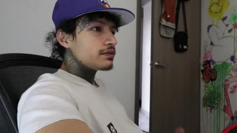 - trieone online show from February 3, 3:17 pm