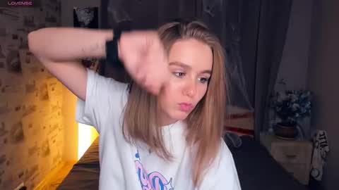 Bubbles online show from November 9, 7:01 pm