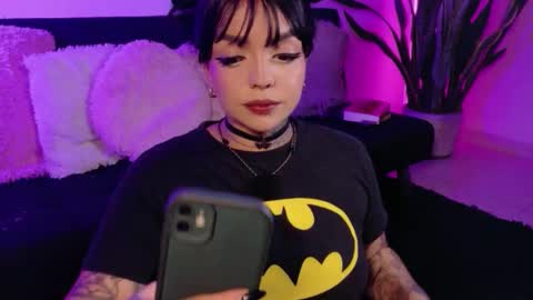 Val martinez  online show from March 5, 12:06 am