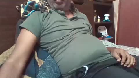 Snapshot of triplexxx007 chatting on December 1, 2:22 pm Raaz keeps ur Raaz online show from December 1, 2:22 pm