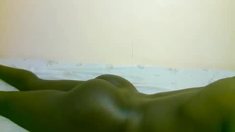 Snapshot of trisbaby3 chatting on December 13, 8:04 pm Tris6 online show from December 13, 8:04 pm