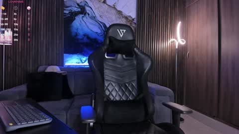 Snapshot of trisstan_ chatting on December 6, 10:30 pm Alexander online show from December 6, 10:30 pm