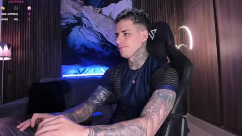 Snapshot of trisstan_ chatting on January 13, 10:13 pm Alexander online show from January 13, 10:13 pm