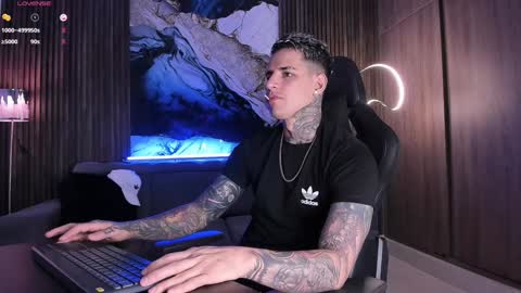 Snapshot of trisstan_ chatting on January 15, 10:02 pm Alexander online show from January 15, 10:02 pm