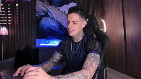 Snapshot of trisstan_ chatting on February 3, 11:05 pm Alexander online show from February 3, 11:05 pm