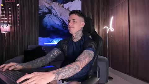 Snapshot of trisstan_ chatting on October 3, 6:16 pm Alexander online show from October 3, 6:16 pm