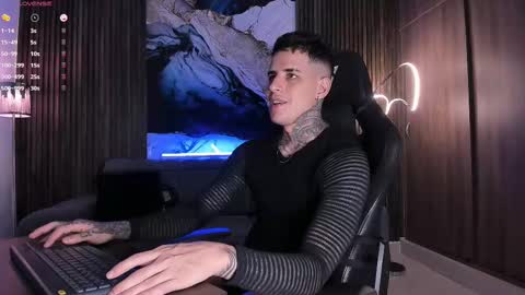 Snapshot of trisstan_ chatting on October 17, 9:50 pm Alexander online show from October 17, 9:50 pm