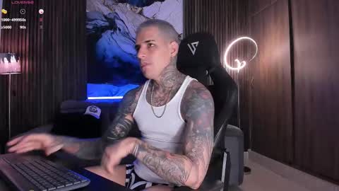 Snapshot of trisstan_ chatting on October 28, 5:37 pm Alexander online show from October 28, 5:37 pm