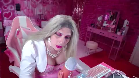 Snapshot of trista_doll chatting on December 15, 11:09 pm trista_doll online show from December 15, 11:09 pm