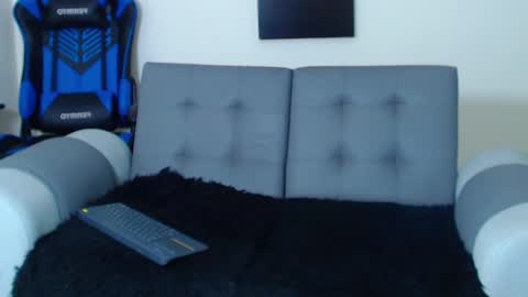 Snapshot of tristan_bm chatting on January 7, 3:54 pm tristan bm online show from January 7, 3:54 pm