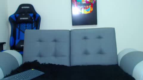 Snapshot of tristan_bm chatting on January 8, 1:21 am tristan bm online show from January 8, 1:21 am