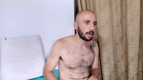 Snapshot of tristan_drumm chatting on November 6, 5:19 am tristan online show from November 6, 5:19 am