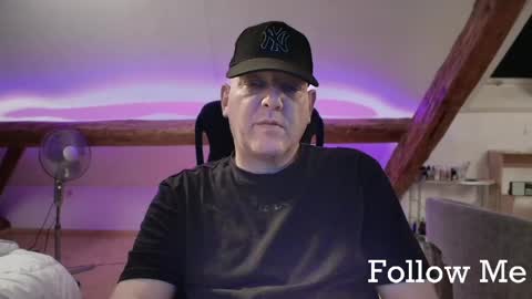 Snapshot of tritonspace chatting on May 20, 2:51 am Triton online show from May 20, 2:51 am
