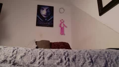 Snapshot of trixx_01 chatting on December 15, 6:07 am trixx_01 online show from December 15, 6:07 am