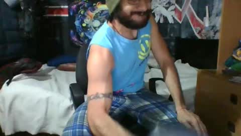 Snapshot of trizquelmen chatting on February 21, 2:38 pm Andrew online show from February 21, 2:38 pm