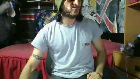 Snapshot of trizquelmen chatting on September 21, 12:23 am Andrew online show from September 21, 12:23 am