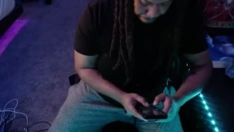 Snapshot of trmdstrong chatting on November 30, 9:57 am Trmdstrong online show from November 30, 9:57 am