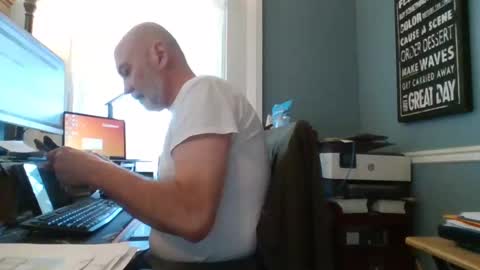 Snapshot of trodgers136 chatting on December 3, 4:17 pm TRodgers online show from December 3, 4:17 pm
