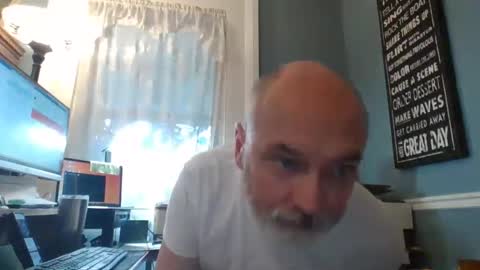 Snapshot of trodgers136 chatting on December 10, 6:49 pm TRodgers online show from December 10, 6:49 pm