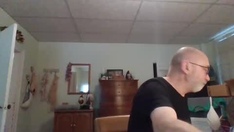 Snapshot of trodgers136 chatting on February 15, 4:23 pm TRodgers online show from February 15, 4:23 pm