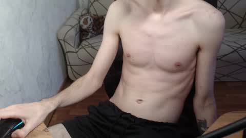 Snapshot of trone41 chatting on December 17, 4:18 am I POST MY FUCKING VIDEOS AND PICS online show from December 17, 4:18 am