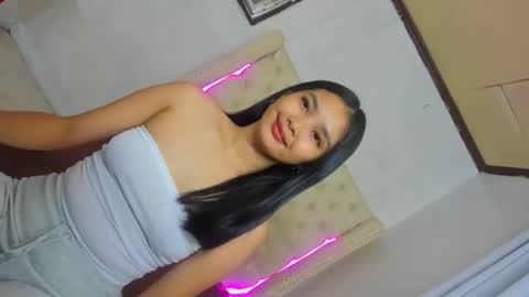 Snapshot of tropicalmuse chatting on March 20, 8:41 am Ash online show from March 20, 8:41 am