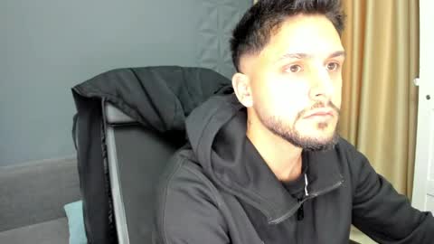 Snapshot of troywade chatting on June 1, 4:14 am TroyWade online show from June 1, 4:14 am
