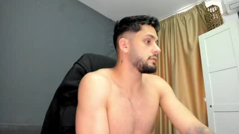 Snapshot of troywade chatting on June 5, 6:52 am TroyWade online show from June 5, 6:52 am